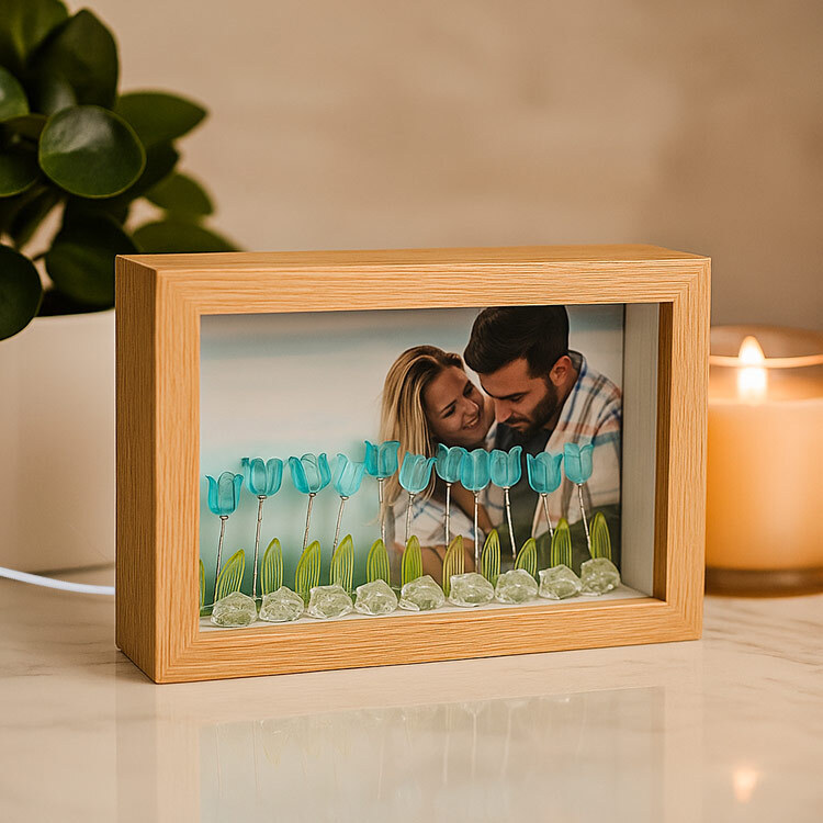 Ahşap Led Işıklı Laleli Fotoğraf Çerçevesi - 1