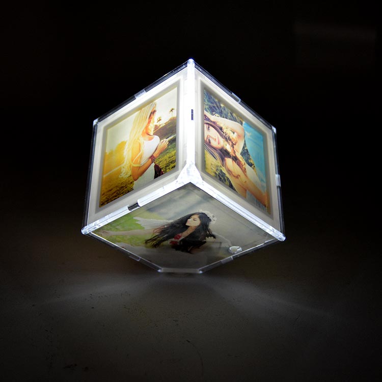 Bordürlü Dönen Led Işıklı Küp Çerçeve - 10x10cm