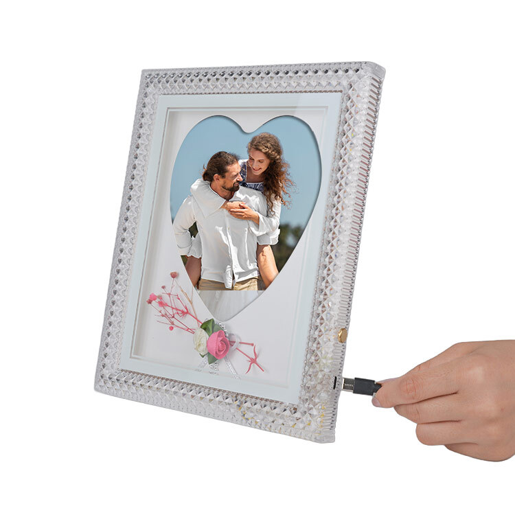 Kalpli Led Işıklı Kristal Fotoğraf Çerçevesi - 20x25cm - 3