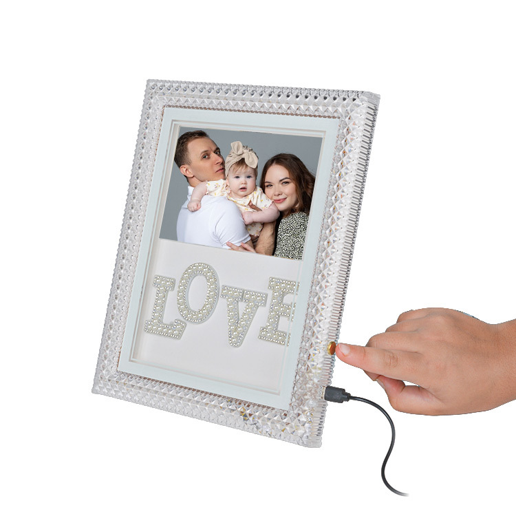 Led Işıklı İnci Taşlı Love Kristal Fotoğraf Çerçevesi - 20x25cm - 6