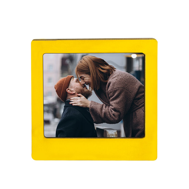 Ahşap Polaroid Mini Fotoğraf Çerçevesi - 9x9cm - 15