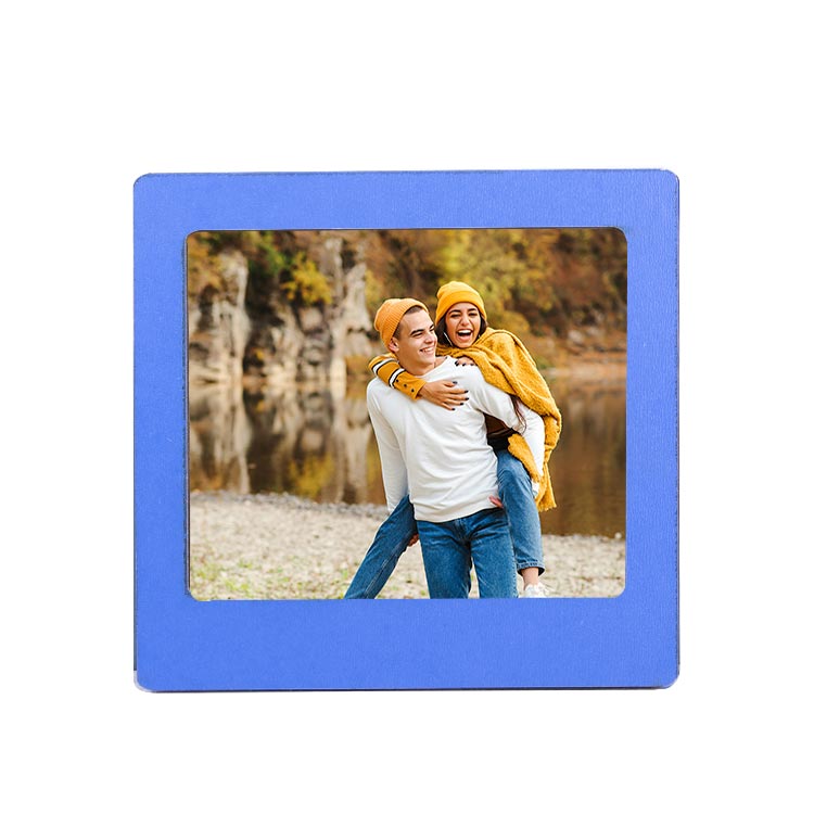 Ahşap Polaroid Mini Fotoğraf Çerçevesi - 9x9cm - 17