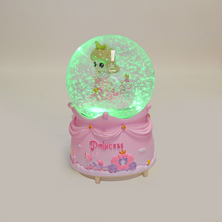 Renkli LED Işıklı Müzikli ve Hareketli Prenses Kar Küresi - 2
