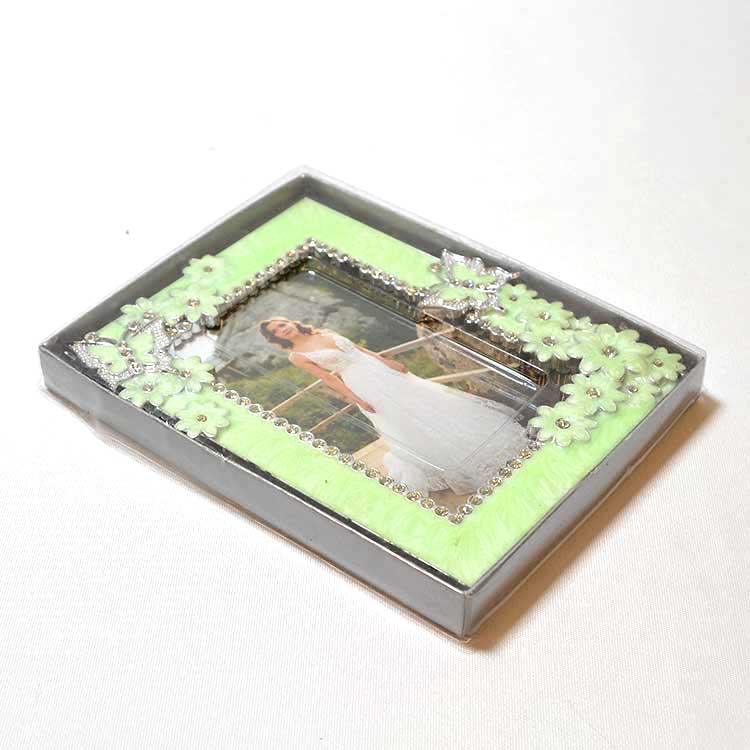 Kelebek ve Çiçek Detaylı 15x21 Modern Çerçeve - 3